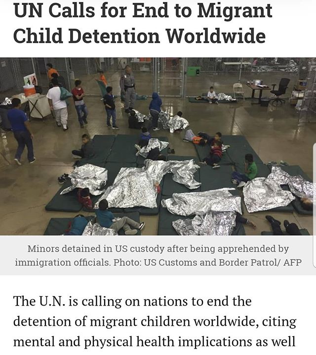The U.N. is calling on nations to end the detention of migrant children worldwide, citing mental and physical health implications as well as cost.
In a press release on Monday, the United Nations Network on Migration (UNNM) said the detention of child migrants is a violation of child rights and is damaging to children’s physical and mental health.
Instead, the network suggests governments replace the practice with community-based programs, case management, and other human rights-based alternatives.
In July, the U.N. human rights chief said that she was “deeply shocked” by conditions under which migrants and refugees are held at U.S. detention centers.
“As a pediatrician, but also as a mother and a former head of State, I am deeply shocked that children are forced to sleep on the floor in overcrowded facilities, without access to adequate healthcare or food, and with poor sanitation conditions,” the U.N. High Commissioner for Human Rights, Michelle Bachelet, said. #endfamilydetention #closethecamps #neveragainisnow #nokidsincages 💔✊🏽✊🏾✊🏼
Full UNNM press release👇
https://reliefweb.int/report/world/child-immigration-detention-not-only-wrong-it-ineffective